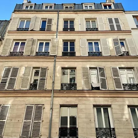 Charming Bright Studio Near Montmartre *
